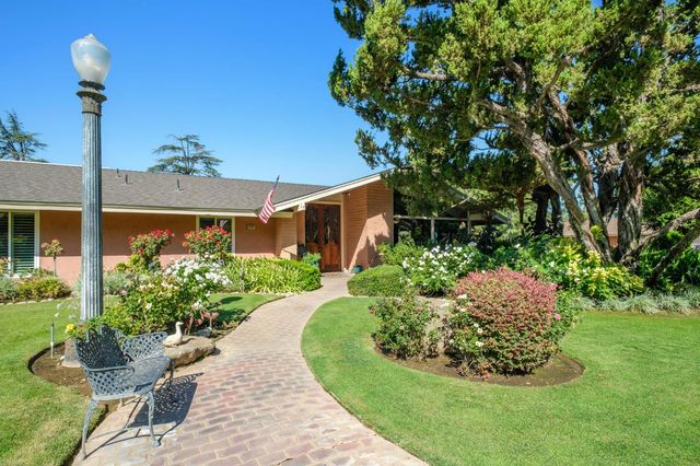 5283 N Pleasant Avenue, Fresno, CA 93711