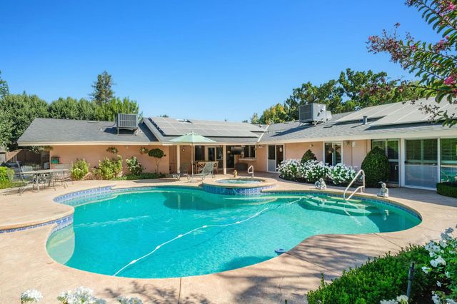 5283 N Pleasant Avenue, Fresno, CA 93711