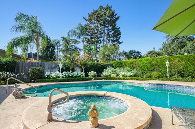 5283 N Pleasant Avenue, Fresno, CA 93711