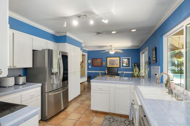 5283 N Pleasant Avenue, Fresno, CA 93711