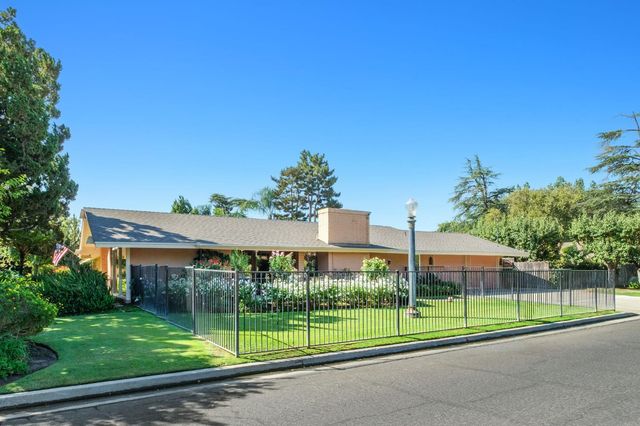 5283 N Pleasant Avenue, Fresno, CA 93711