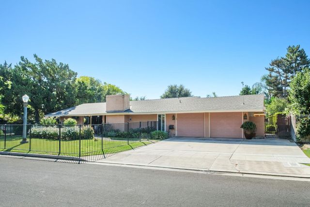 5283 N Pleasant Avenue, Fresno, CA 93711