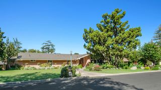 5283 N Pleasant Avenue, Fresno, CA 93711