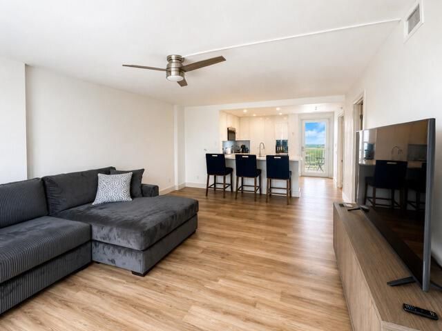 2200 NE 33rd Avenue 11g, Fort Lauderdale, FL 33308