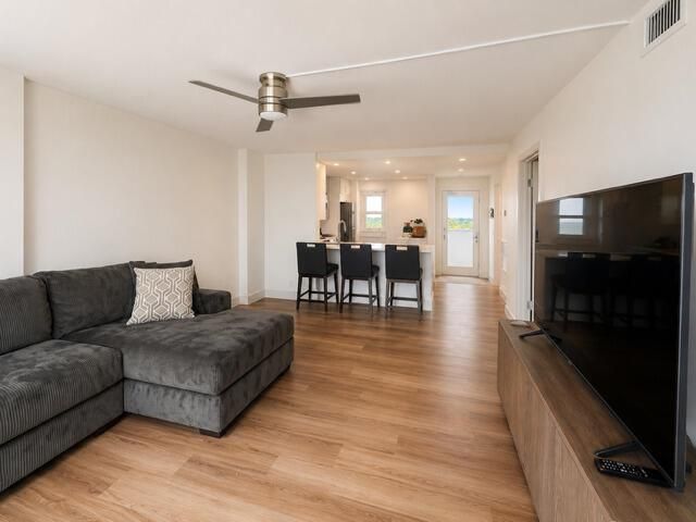2200 NE 33rd Avenue 11g, Fort Lauderdale, FL 33308