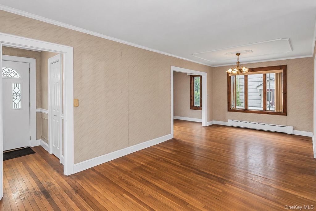 44 Capitol Avenue, Williston Park, NY 11596 — photo 4