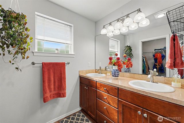 7810 Trails End Drive SE, Tumwater, WA 98501