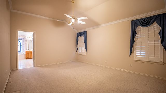 316 Coach House Circle, Fort Worth, TX 76108