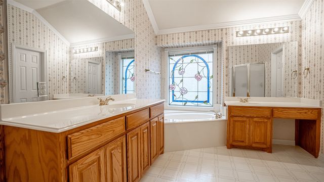 316 Coach House Circle, Fort Worth, TX 76108