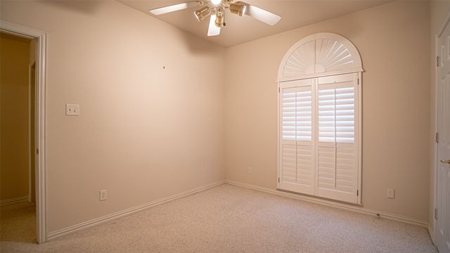 316 Coach House Circle, Fort Worth, TX 76108