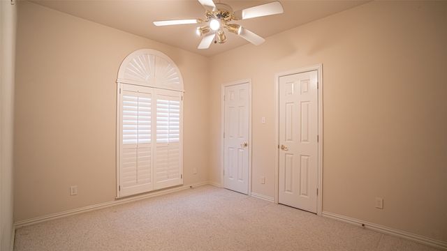 316 Coach House Circle, Fort Worth, TX 76108