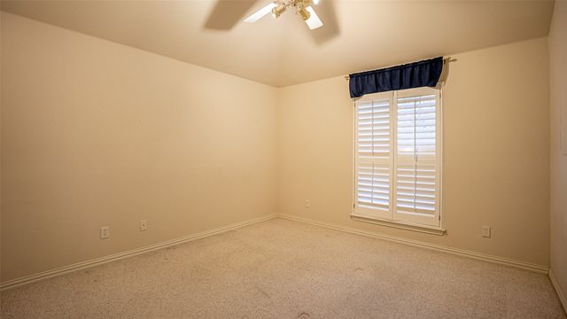 316 Coach House Circle, Fort Worth, TX 76108