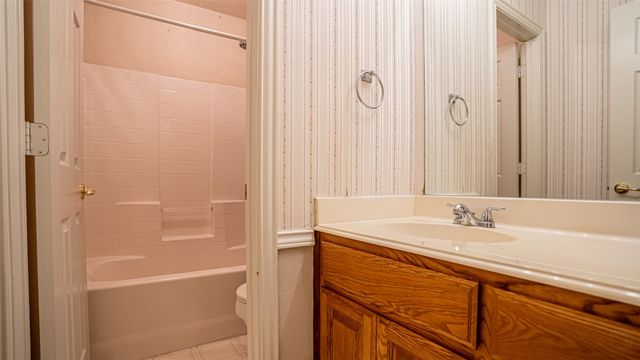 316 Coach House Circle, Fort Worth, TX 76108