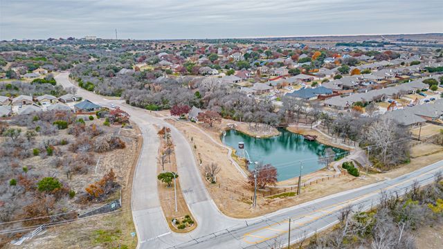 316 Coach House Circle, Fort Worth, TX 76108