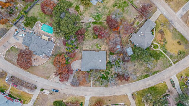 316 Coach House Circle, Fort Worth, TX 76108