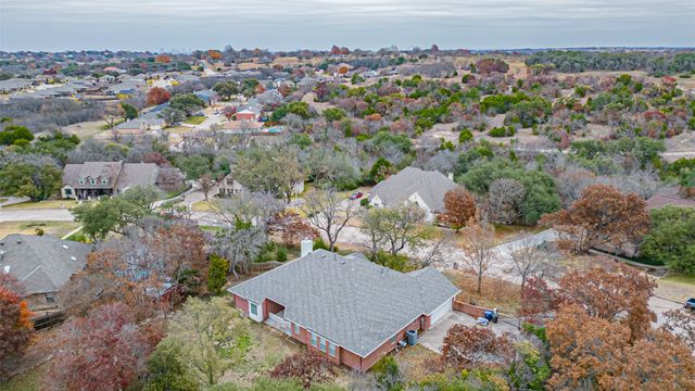 316 Coach House Circle, Fort Worth, TX 76108