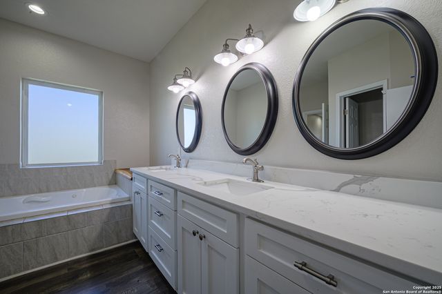 30 peets bend, Rockport, TX 78382