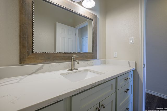 30 peets bend, Rockport, TX 78382