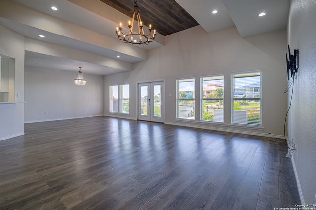 30 peets bend, Rockport, TX 78382