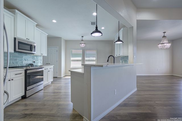 30 peets bend, Rockport, TX 78382