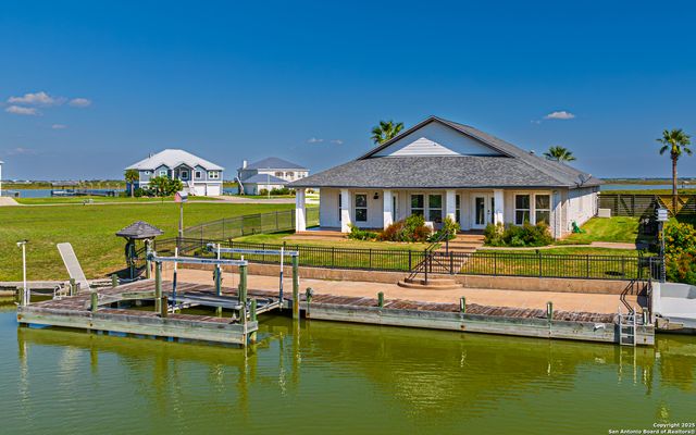 30 peets bend, Rockport, TX 78382