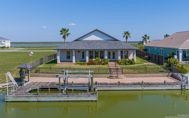 30 peets bend, Rockport, TX 78382