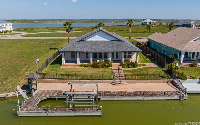 30 peets bend, Rockport, TX 78382