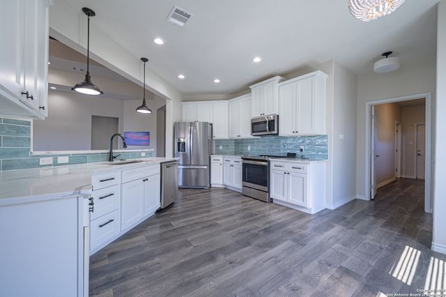 30 peets bend, Rockport, TX 78382