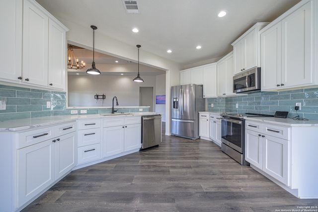 30 peets bend, Rockport, TX 78382