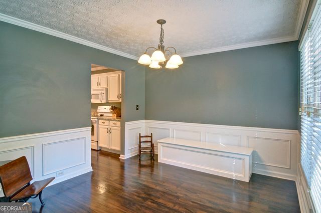 8004 Huntcliff Road, Woodstock, GA 30189
