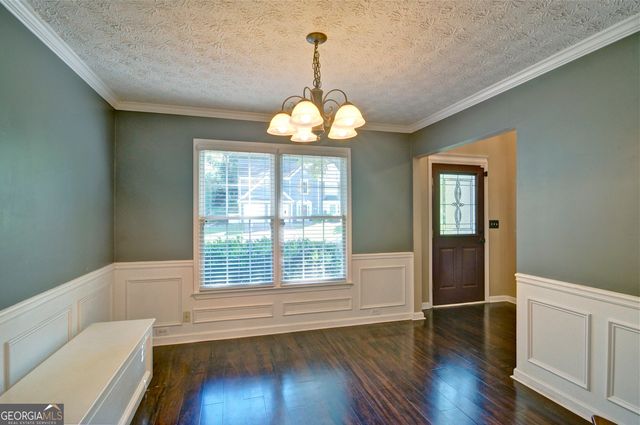 8004 Huntcliff Road, Woodstock, GA 30189