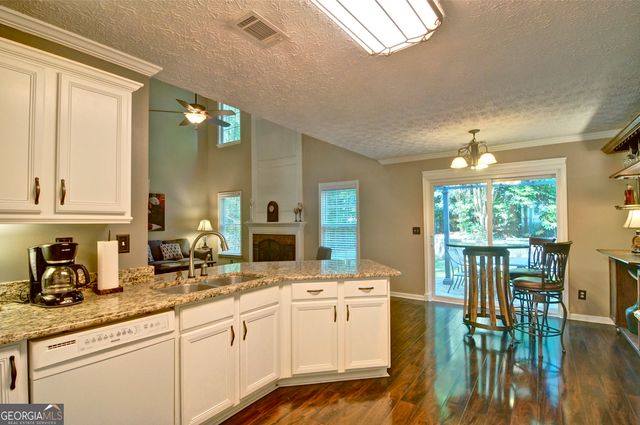 8004 Huntcliff Road, Woodstock, GA 30189