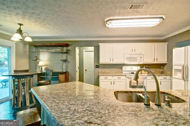 8004 Huntcliff Road, Woodstock, GA 30189