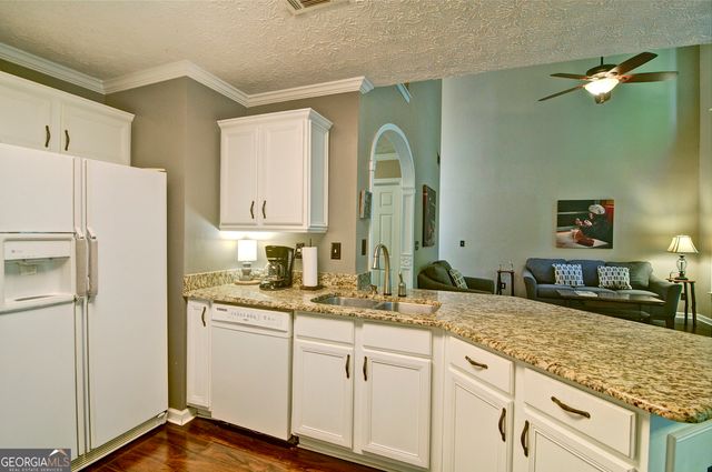 8004 Huntcliff Road, Woodstock, GA 30189