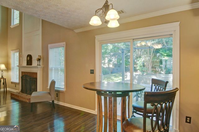 8004 Huntcliff Road, Woodstock, GA 30189