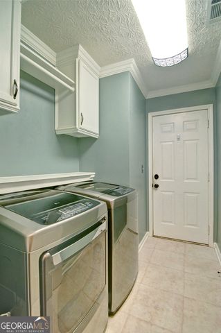 8004 Huntcliff Road, Woodstock, GA 30189