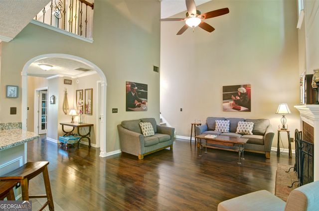 8004 Huntcliff Road, Woodstock, GA 30189