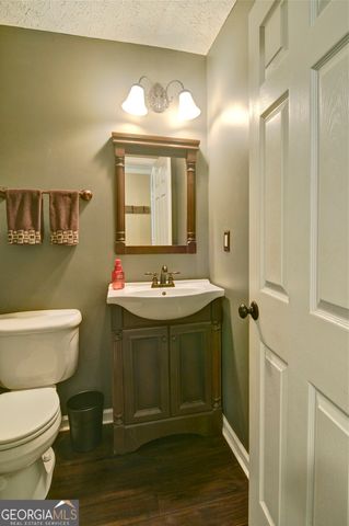 8004 Huntcliff Road, Woodstock, GA 30189