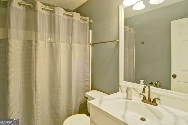 8004 Huntcliff Road, Woodstock, GA 30189