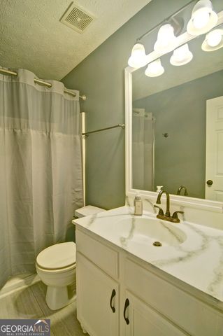 8004 Huntcliff Road, Woodstock, GA 30189