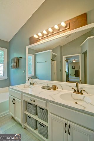 8004 Huntcliff Road, Woodstock, GA 30189