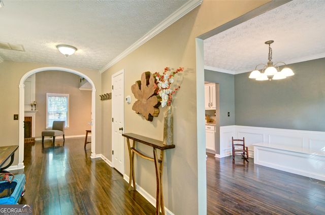 8004 Huntcliff Road, Woodstock, GA 30189