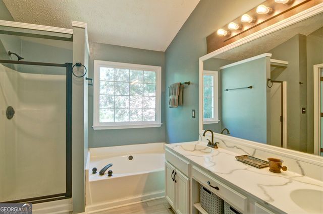 8004 Huntcliff Road, Woodstock, GA 30189