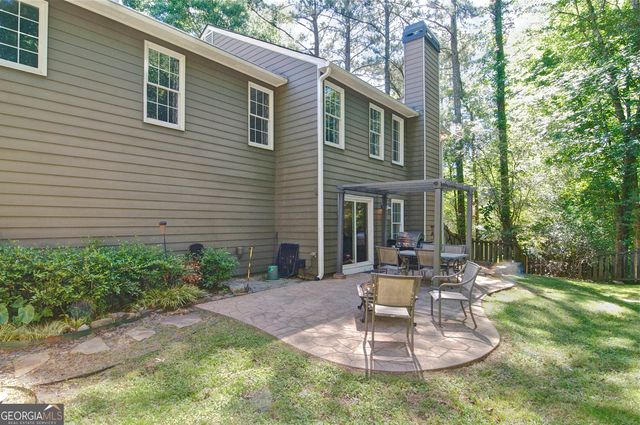 8004 Huntcliff Road, Woodstock, GA 30189