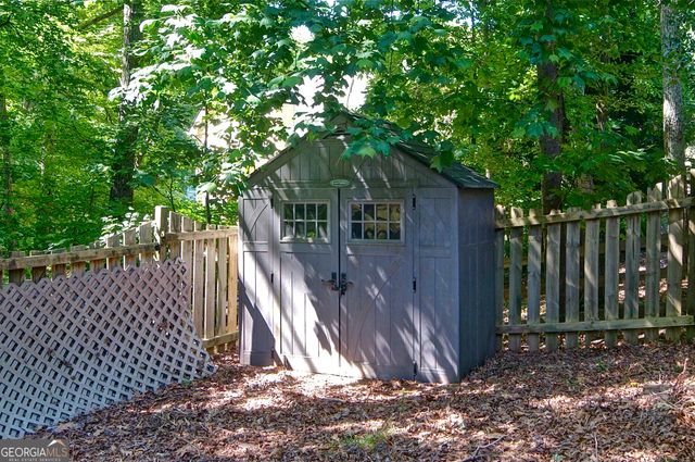8004 Huntcliff Road, Woodstock, GA 30189