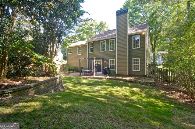 8004 Huntcliff Road, Woodstock, GA 30189
