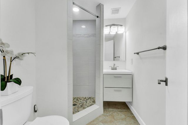 5921 NE 15th Avenue, Fort Lauderdale, FL 33334