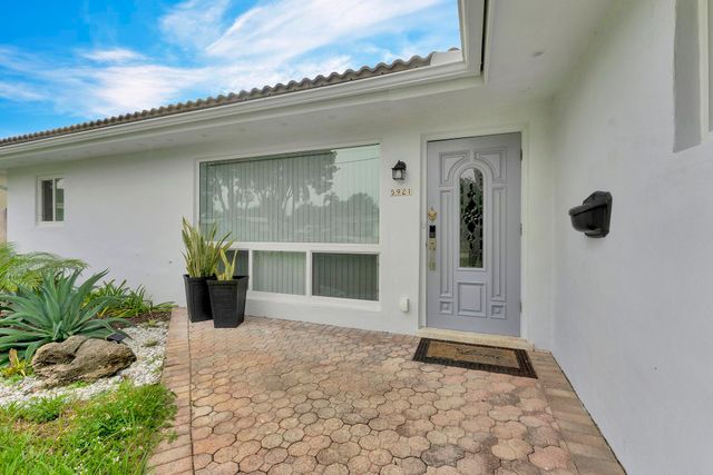 5921 NE 15th Avenue, Fort Lauderdale, FL 33334