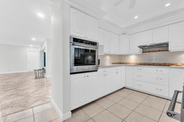 5921 NE 15th Avenue, Fort Lauderdale, FL 33334