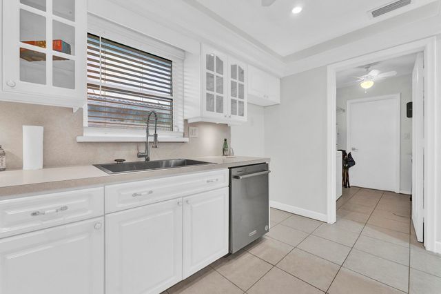 5921 NE 15th Avenue, Fort Lauderdale, FL 33334